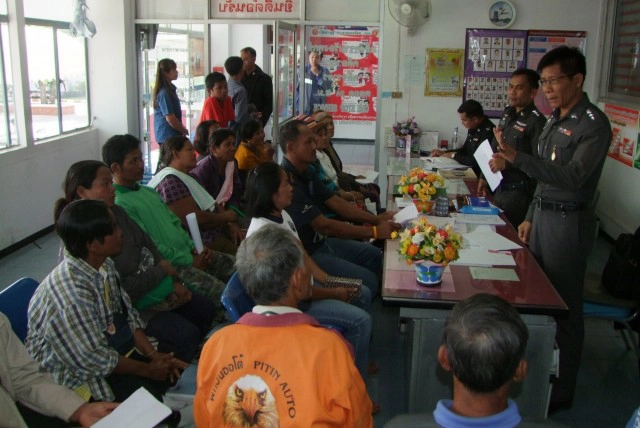 บุรีรัมย์ - รวบ 18 มงกุฎโกงชาวบ้าน หลอกซื้อหมู เชิดเงินมากกว่า 1 ล้าน