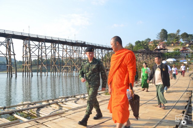 ทหารช่างตรวจสภาพการใช้งานสะพานมอญ หลังผ่าน 3 เดือน