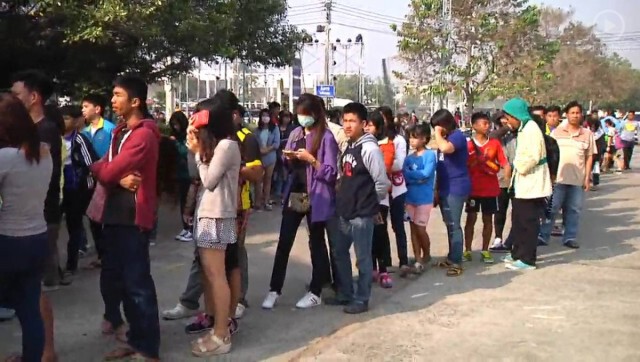 เข้าคิวซื้อบัตรชมฟุตบอลทีมชาติไทย รายแรกมาตั้งแต่ตี 4