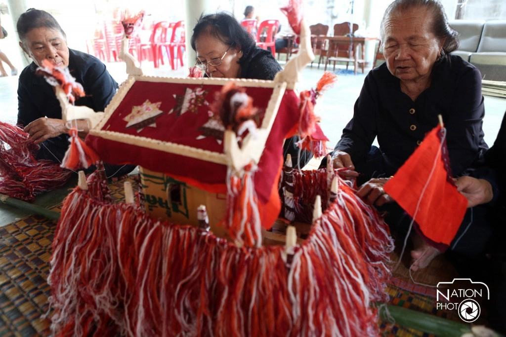 เครื่องประกอบพิธีกรรมงานศพ ของชาวไทยทรงดำ เครื่องประกอบพิธีกรรมงานศพ ของชาวไทยทรงดำ