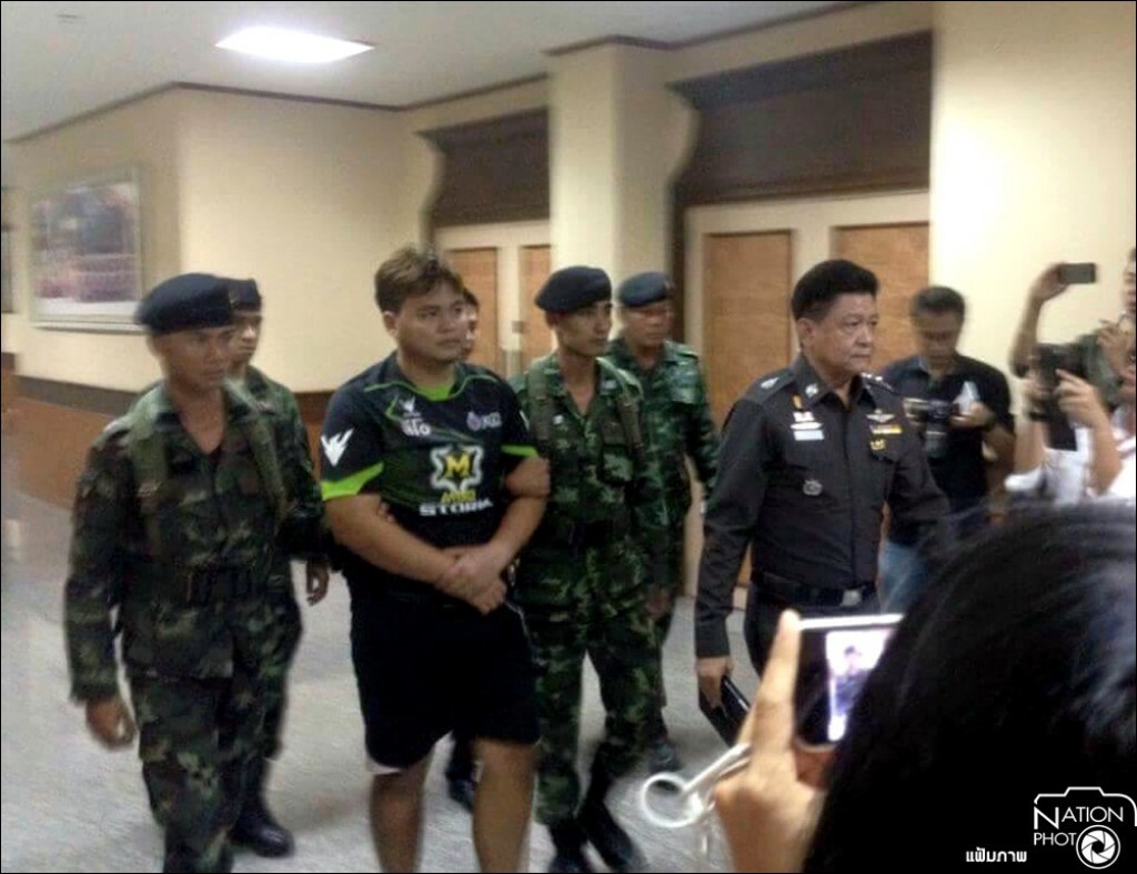 ทหารส่งตัวผู้ต้องหาแชร์แถลงการณ์ปลอมให้ ตร.ดำเนินคดี ทหารส่งตัวผู้ต้องหาแชร์แถลงการณ์ปลอมให้ ตร.ดำเนินคดี