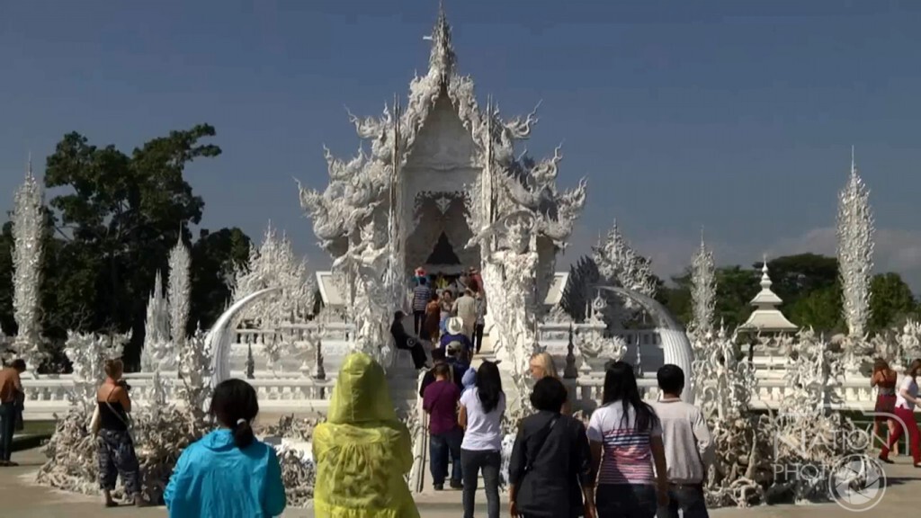 เชียงราย-ไกด์กำชับลูกทัวร์จีนใช้ห้องน้ำ "วัดร่องขุ่น"