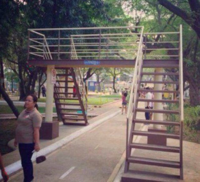 30 ภาพ ที่ดูแล้วต้องตั้งคำถาม สร้างเพื่อ...?