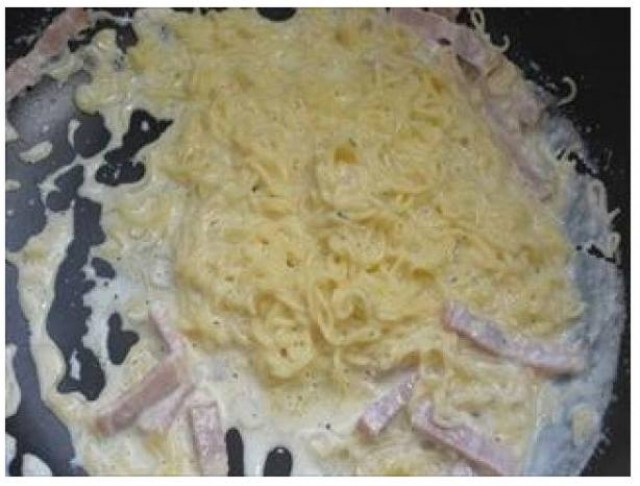แปลงบะหมี่กึ่งสำเร็จรูปเป็น "อาหารอิตาเลี่ยน"