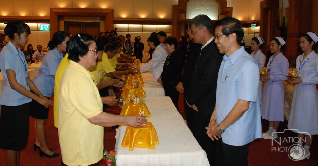 พิษณุโลก-ปลัด สธ.เปิดโครงการความสุขพระราชทานจากฟันเทียมสู่รากฟันเทียม