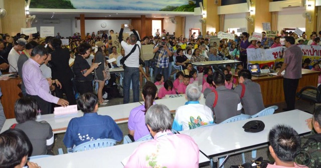 ชาวบ้านกว่า 500 คน รวมตัวค้านสร้างถนนสายชลบุรี-บ้านบึงสายใหม่