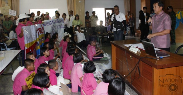 ชาวบ้านกว่า 500 คน รวมตัวค้านสร้างถนนสายชลบุรี-บ้านบึงสายใหม่