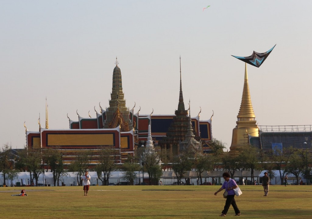 เล่นว่าวท้องสนามหลวง