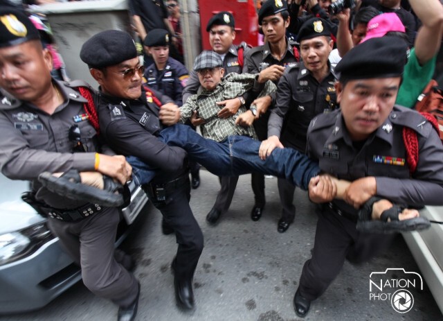 'เนชั่น-คมชัดลึก' คว้ารางวัลชมเชยภาพข่าวยอดเยี่ยมรางวัลอิศรา อมันตกุล ปี 57