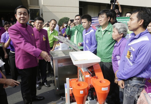 "นายกฯ" ทดลองปั่นจักรยาน พีอาร์การแข่งขันชิงถ้วยพระเทพฯ