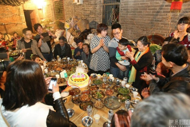 ชายหนุ่มกลับบ้านหลังถูกลักตัวไป 25 ปี