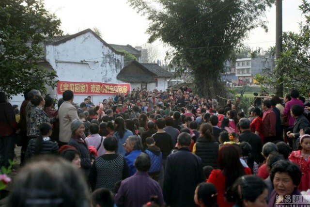 ชายหนุ่มกลับบ้านหลังถูกลักตัวไป 25 ปี