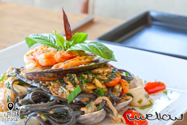 อร่อยปักหมุด : Mellow คริสตัลพาร์ค ถนนเลียบทางด่วนรามอินทรา