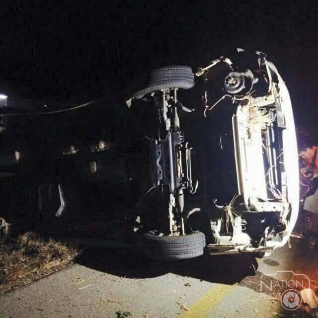 รถตู้"น่านเอฟซี"พลิกคว่ำ