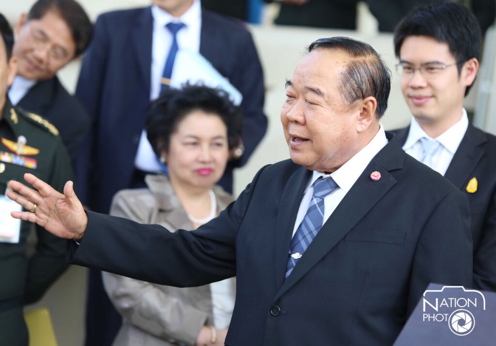 "ประวิตร"สั่ง "ผู้ว่าฯ กทม." แก้ปัญหาระบายน้ำโดยด่วน "ประวิตร"สั่ง "ผู้ว่าฯ กทม." แก้ปัญหาระบายน้ำโดยด่วน