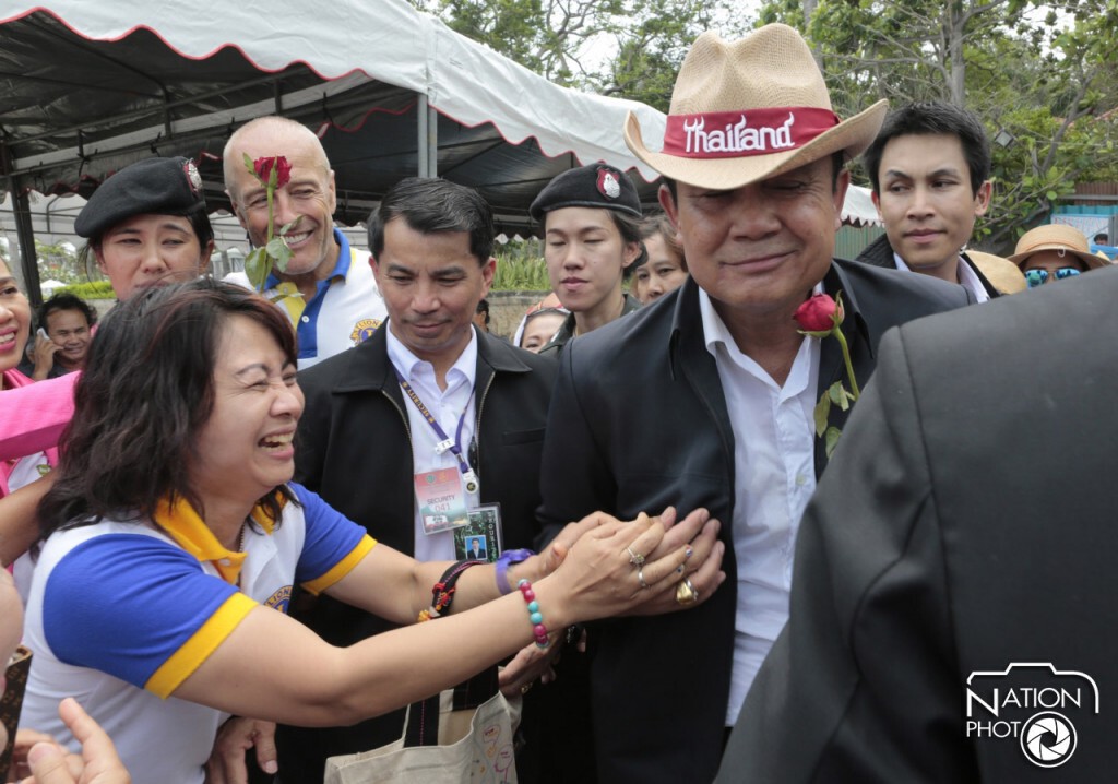 ดุสิตโพลระบุ บริหารประเทศ 10 เดือน "คสช.คะแนนลด" ดุสิตโพลระบุ บริหารประเทศ 10 เดือน "คสช.คะแนนลด"