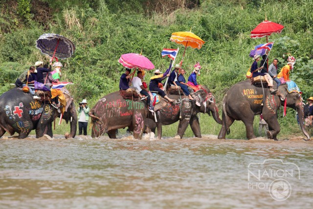 สุโขทัยจัดงาน "แห่ช้างบวชนาค" ของชาวไทยพวน