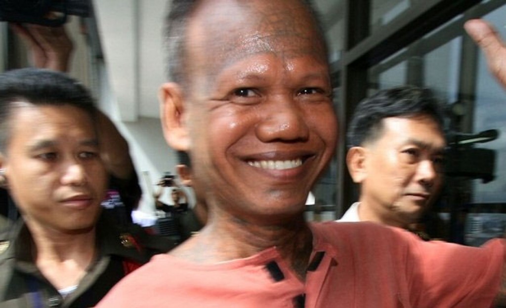 ปล่อยตัว"เณรแอ" พ้นคุกบางขวาง พร้อมนักโทษ 98 ราย ปล่อยตัว"เณรแอ" พ้นคุกบางขวาง พร้อมนักโทษ 98 ราย