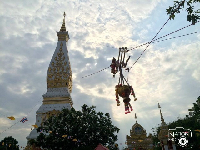 แห่ชักรอกสรงน้ำยอดพระธาตุพนม  "1 ปี มีครั้งเดียว"