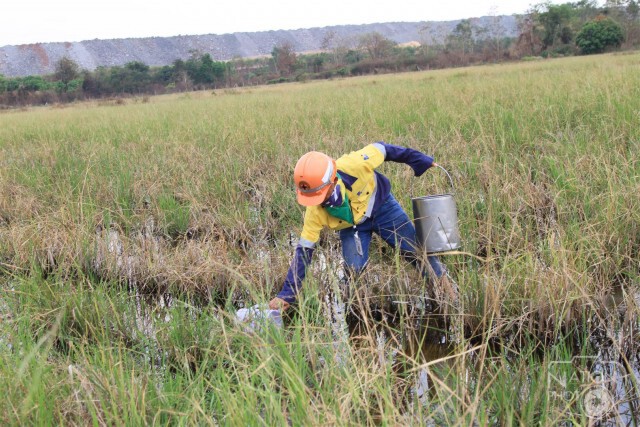 พิจิตร-ผู้ว่าฯสั่งเก็บตัวอย่างน้ำ ที่อาจรั่วมาจากเหมืองทองอัครา