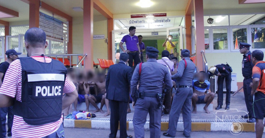 ตร.กว่า 200 นาย ตั้งด่านทั่วเมืองสุราษฎร์ธานี ตามเยาวชนที่หลบหนีออกจากสถานพินิจ ตร.กว่า 200 นาย ตั้งด่านทั่วเมืองสุราษฎร์ธานี ตามเยาวชนที่หลบหนีออกจากสถานพินิจ