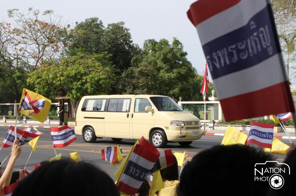 ในหลวง-ราชินีเสด็จฯถึงหัวหิน