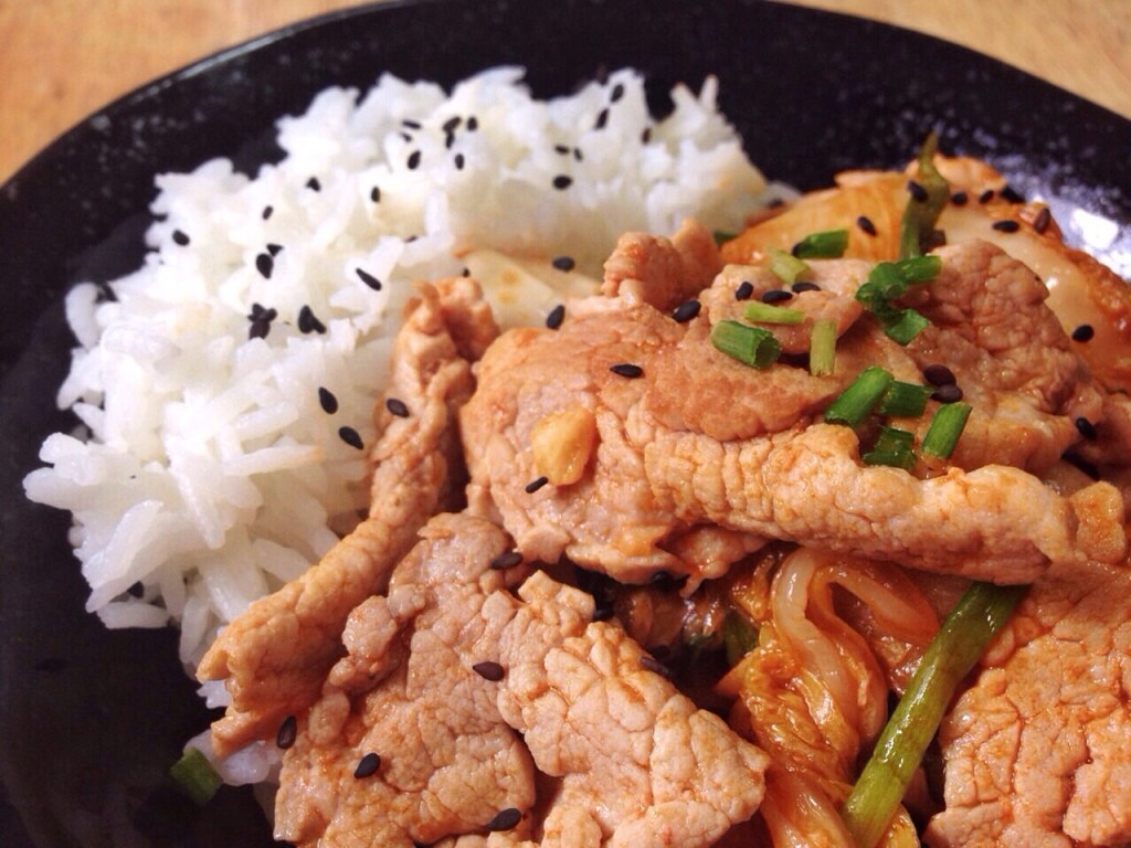 cooking is fun : หมูผัดกิมจิ cooking is fun : หมูผัดกิมจิ