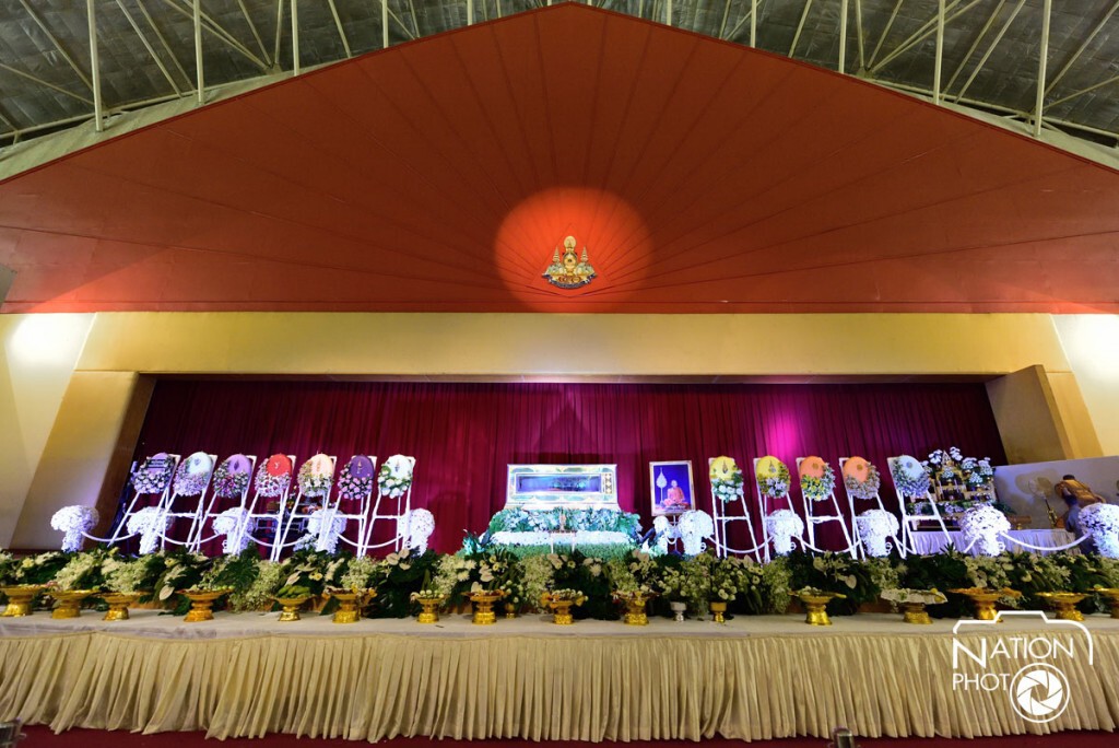 พระราชทานพวงมาลา ถวายแด่สรีระสังขาร พระเทพวิทยาคม