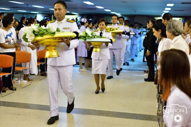 พระราชทานพวงมาลา ถวายแด่สรีระสังขาร พระเทพวิทยาคม