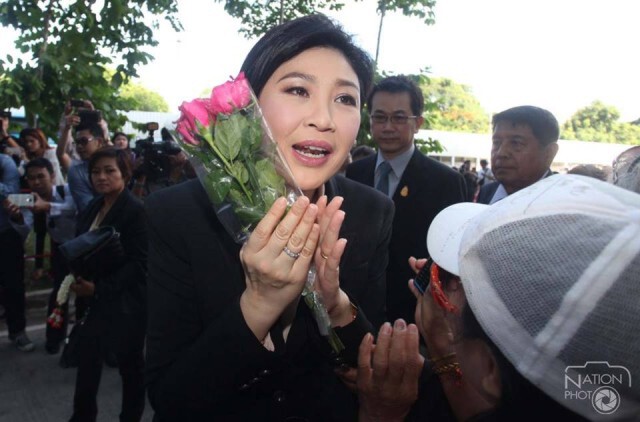 "ยิ่งลักษณ์" ปฏิเสธข้อกล่าวหาจำนำข้าว ศาลห้ามไปนอก-ให้มาฟังทุกนัด
