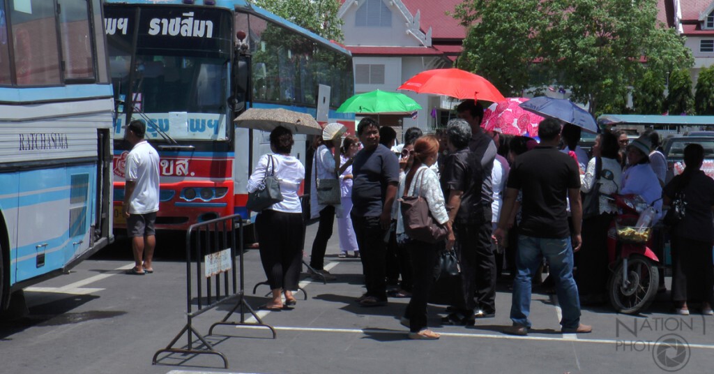 ผวจ.เคลียร์ชาวบ้าน หลัง"ผิดหวัง"จองคิวไหว้หลวงพ่อคูณ ผวจ.เคลียร์ชาวบ้าน หลัง"ผิดหวัง"จองคิวไหว้หลวงพ่อคูณ