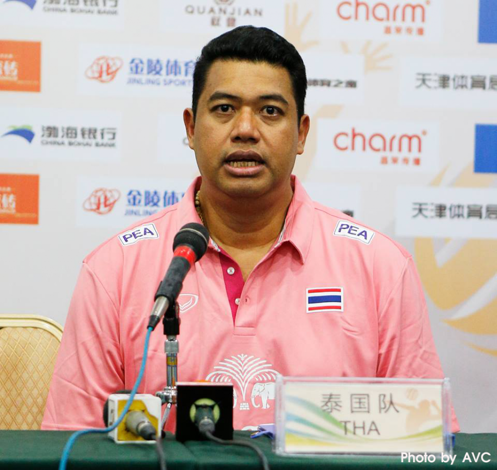 "โค้ชอ๊อด" หวังสาวไทยชนะญี่ปุ่น ศึกชิงเอเชีย "โค้ชอ๊อด" หวังสาวไทยชนะญี่ปุ่น ศึกชิงเอเชีย