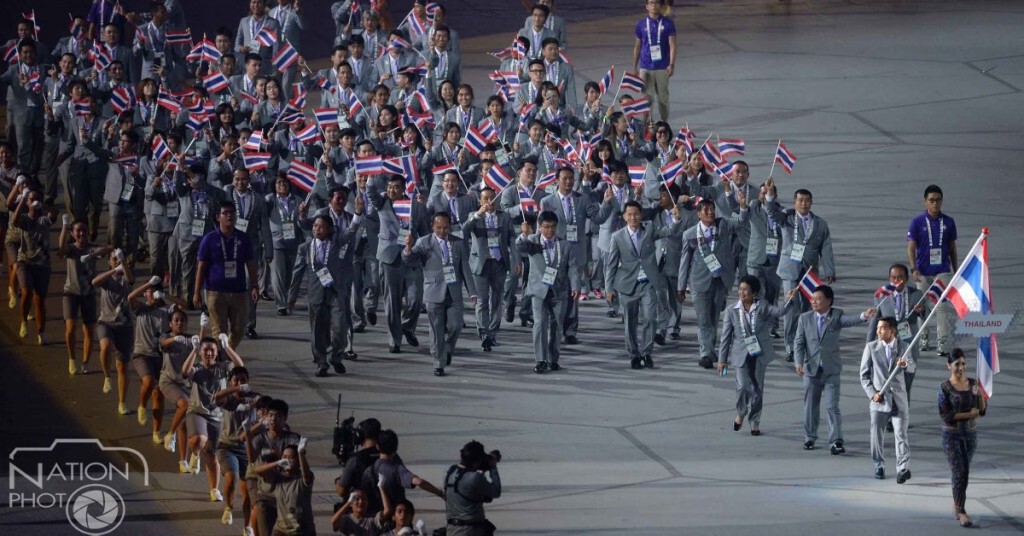 "เมสซี่เจ" ถือธงไตรรงค์นำทัพนักกีฬาไทย ในพิธีเปิดซีเกมส์ "เมสซี่เจ" ถือธงไตรรงค์นำทัพนักกีฬาไทย ในพิธีเปิดซีเกมส์