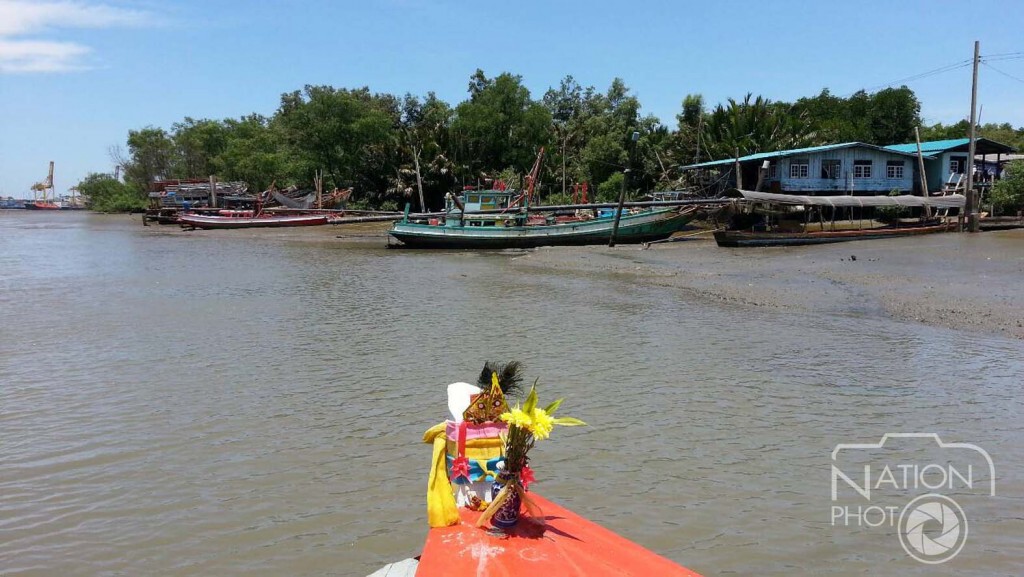 "อากาศร้อนจัด" แม่น้ำเจ้าพระยาลดมากกว่าปกติ เรือข้ามฝากเดือดร้อน