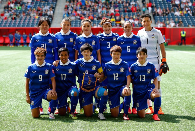 ชมภาพแข้งสาวไทยสู้สุดใจพ่ายเยอรมนี แต่ยังลุ้นเข้ารอบทีมอันดับ3