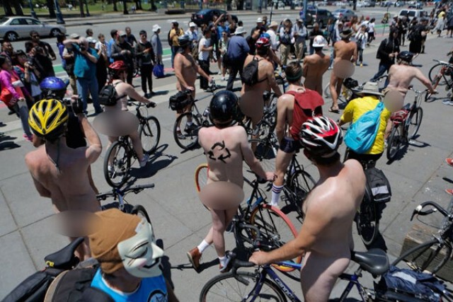 คนทั่วโลก แห่ร่วมงาน World Naked Bike Ride รณรงค์ใช้จักรยานแทนรถ