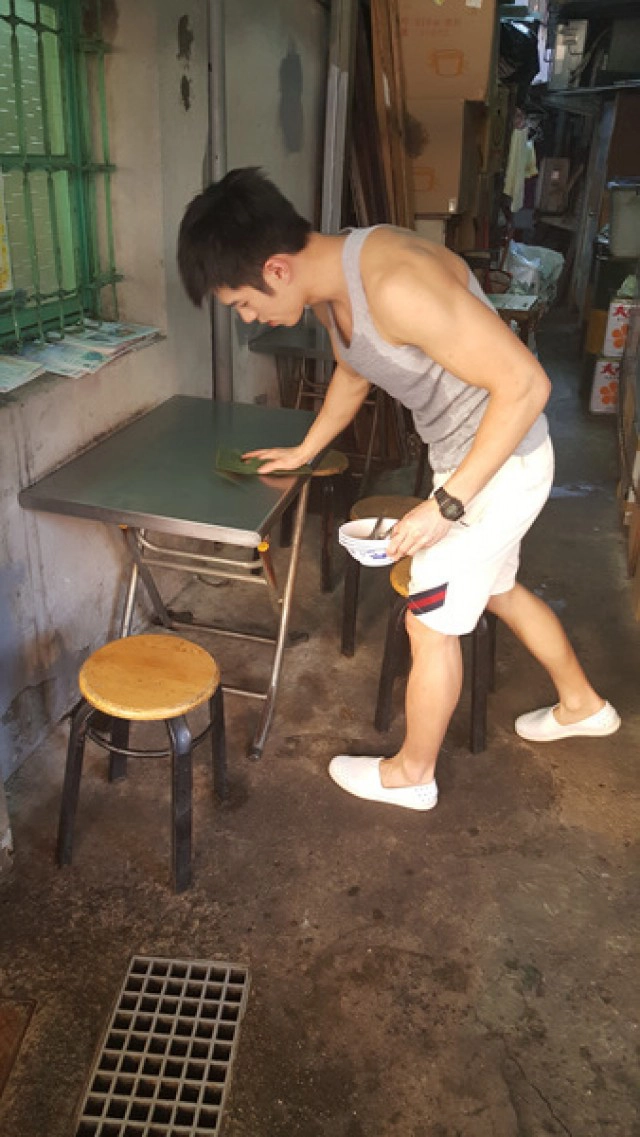 สเป็ก...พ่อค้าน้ำเต้าหู้ไต้หวัน ลูกค้าตรึม