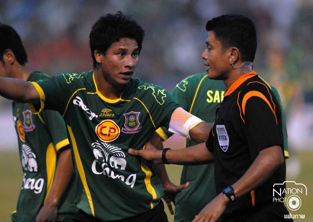 เปาบอลไทย ร้อง "สนช." โดนเบี้ยวค่าจ้างตัดสินฟุตบอลลีก เปาบอลไทย ร้อง "สนช." โดนเบี้ยวค่าจ้างตัดสินฟุตบอลลีก