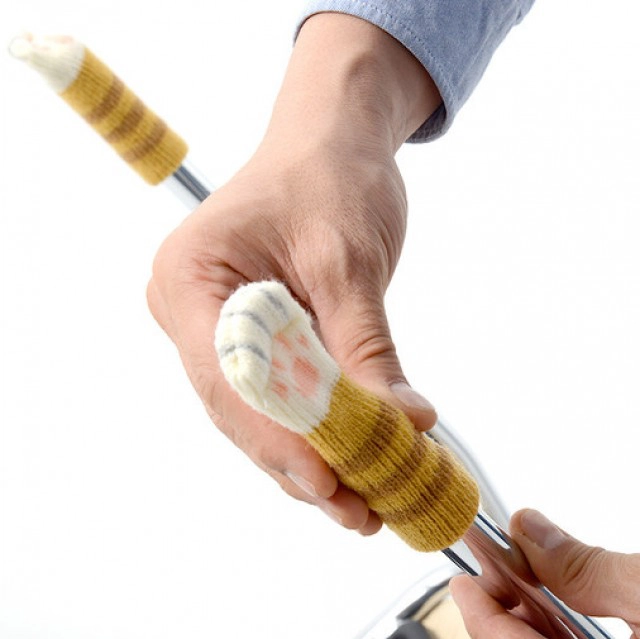 ไอเดียหรู! ญี่ปุ่นออกแบบถุงเท้าจิ๋วใส่ขาเก้าอี้ กันพื้นเป็นรอย