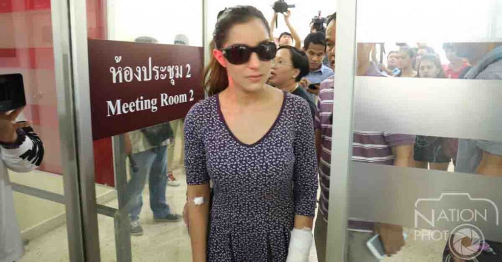 ตร.แจ้ง 2 ข้อหาดาราสาว พร้อมตั้งกรรมการสอบร้อยเวร ฐานปล่อยให้ผู้ต้องหาหลบหนี