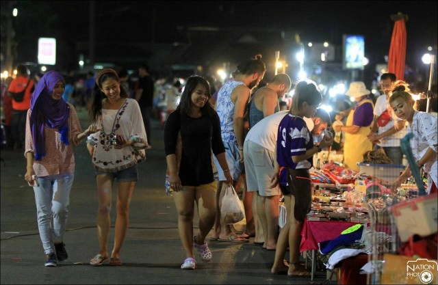 สีสันถนนคนเดินเมืองสุราษฎร์ ตลาดริมน้ำตาปี