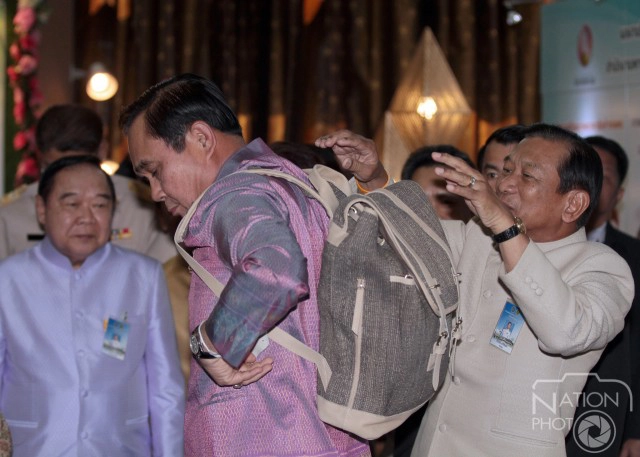 "นายกฯ" เบรคอธิบดีกรมชลฯให้หยุดบรรยายการจัดการน้ำ