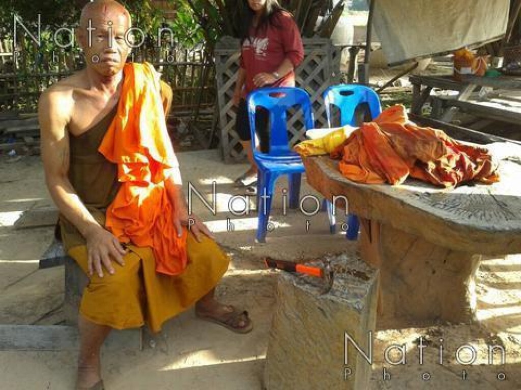 คนร้ายใช้ค้อนทุบหัวมีดฟัน"เจ้าอาวาสวัดวังสำโรง" หวังชิงทรัพย์
