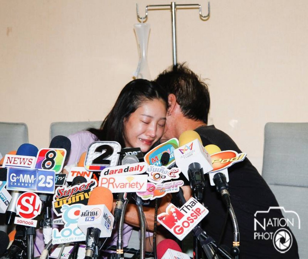 เปิดใจ! "แตงโม-ภัทรธิดา" แถลงทั้งน้ำตา สาเหตุคิดสั้นฆ่าตัวตาย เปิดใจ! "แตงโม-ภัทรธิดา" แถลงทั้งน้ำตา สาเหตุคิดสั้นฆ่าตัวตาย