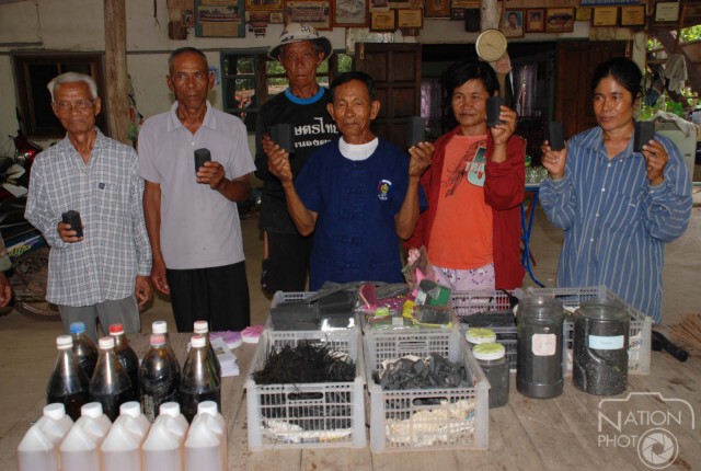 ผลิตถ่านคาร์บอนบริสุทธิ์ขาย ฝีมือวิสาหกิจชุมชนคนเอาถ่านบ้านเขาปรัง
