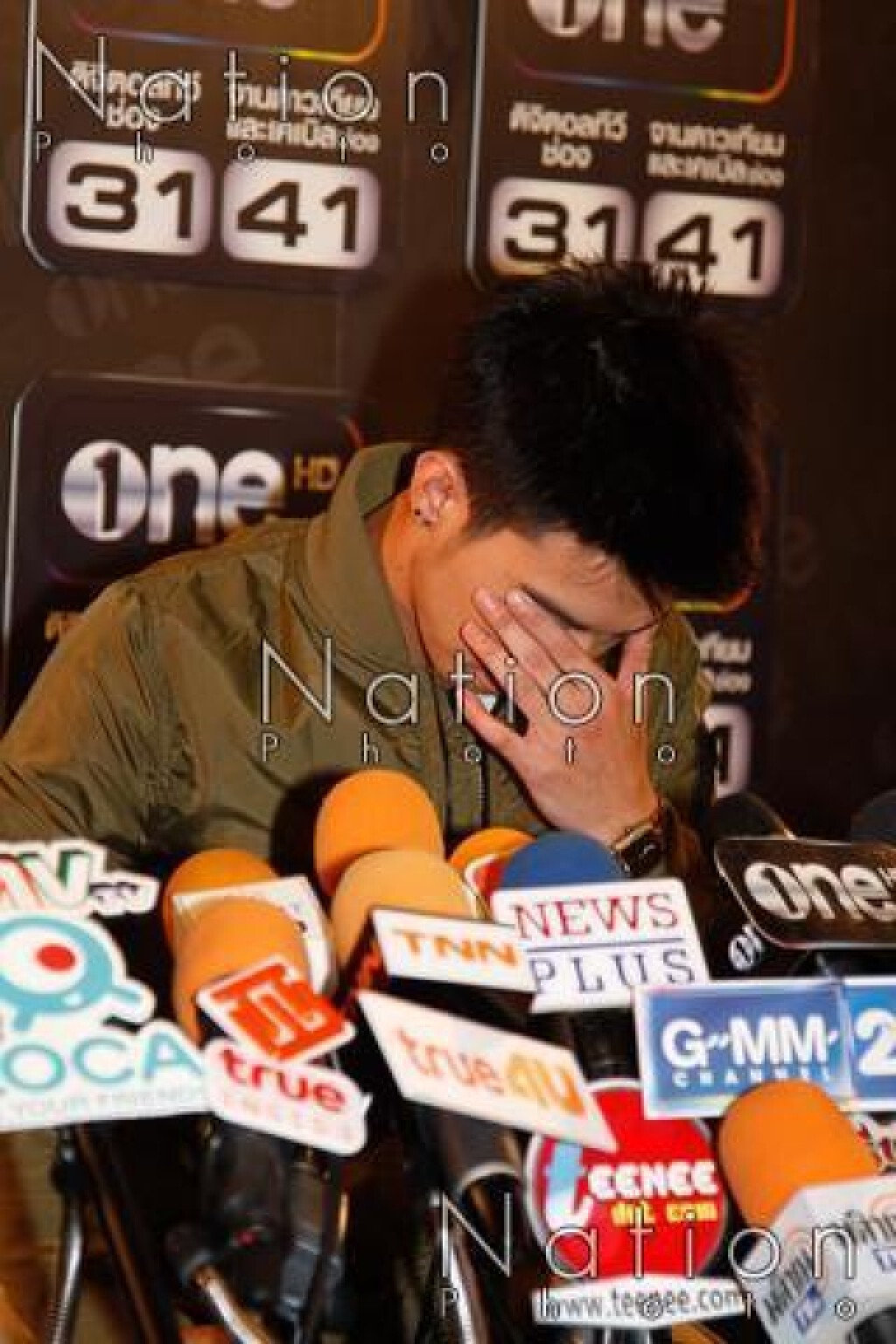 "โตโน่" ลั่นวาทะเด็ด! "ผมกลับไปได้..แต่ไม่ใช่ในฐานะเดิม!" "โตโน่" ลั่นวาทะเด็ด! "ผมกลับไปได้..แต่ไม่ใช่ในฐานะเดิม!"