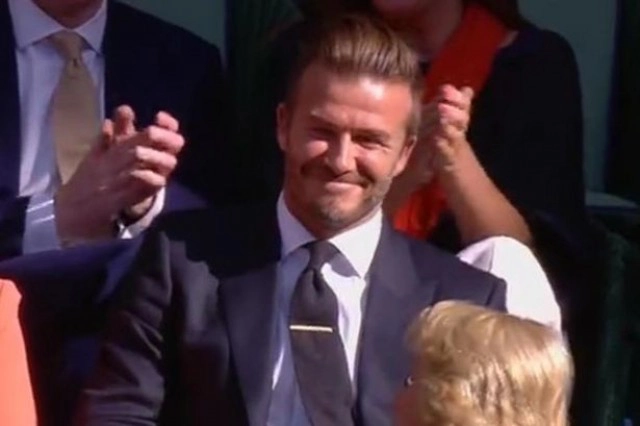 ฮือทั้งสนาม! ช็อตเด็ด "เบ็คแฮม" ชมวิมเบิลดัน คว้าลูกเทนนิสติดมือ