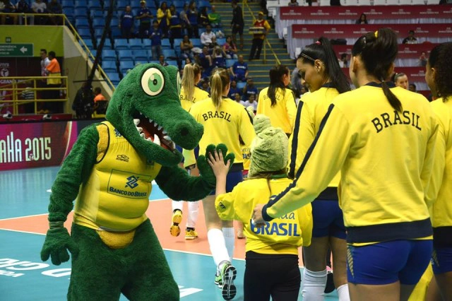 ประทับใจคนดู! วอลเลย์บอลสาวไทยสู้สุดใจ พ่ายบราซิล 1-3 เซต