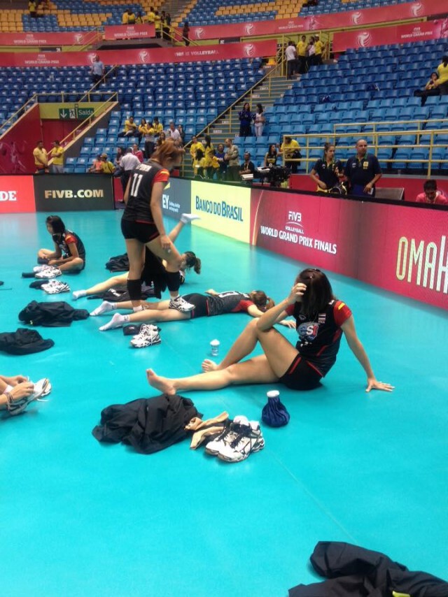 ชมภาพที่ไม่เห็นทางทีวี ของวอลเลย์บอลสาวไทย