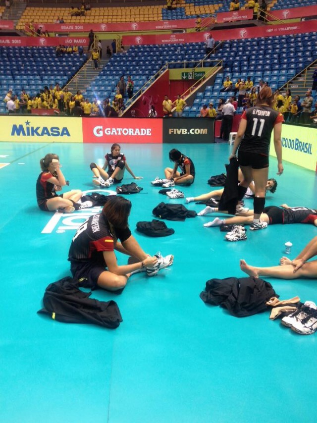 ชมภาพที่ไม่เห็นทางทีวี ของวอลเลย์บอลสาวไทย
